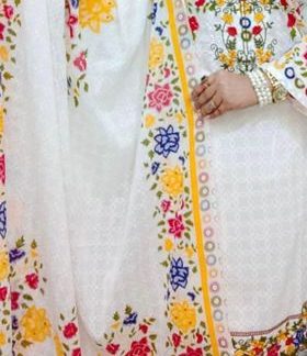 White Flower ( Yellow n Blue )